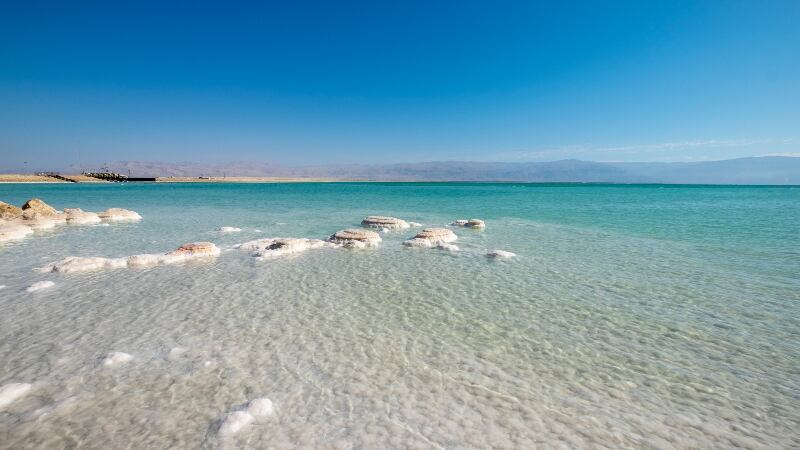 Dead-Sea-water-has-great-potential-for-cosmetics-applications-but-challenges-remain.jpg