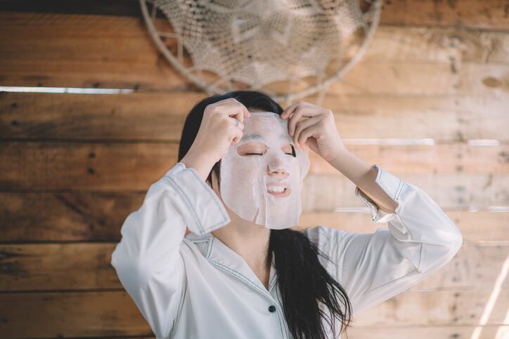 Beauty and mental health: Reduced cosmetic habits during COVID-19 lead to increased irritability, stress 