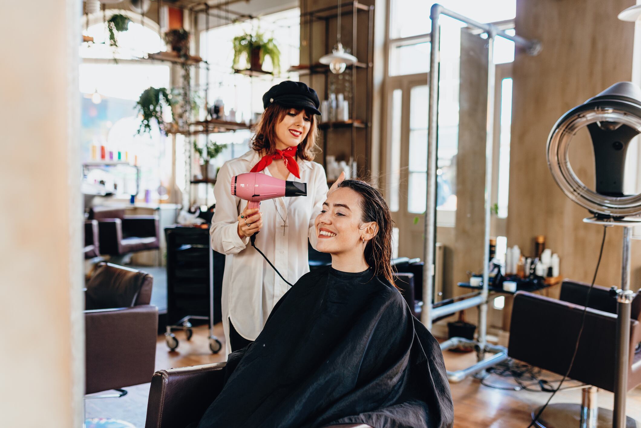 “Brexit is the problem”: Report shows losses and skill shortages for UK beauty industry