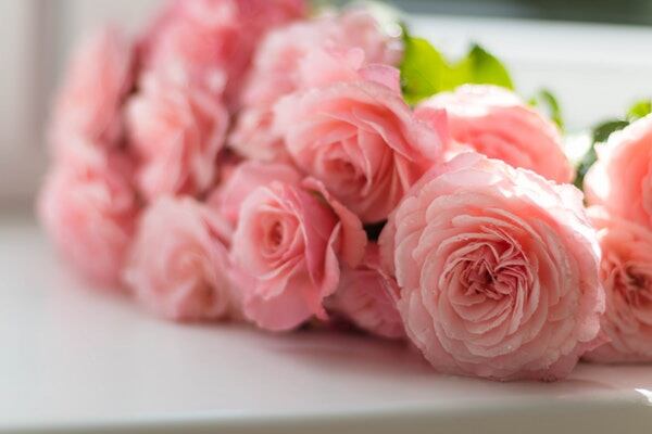 Lancome-builds-anticipation-for-its-new-Idole-fragrance.jpg