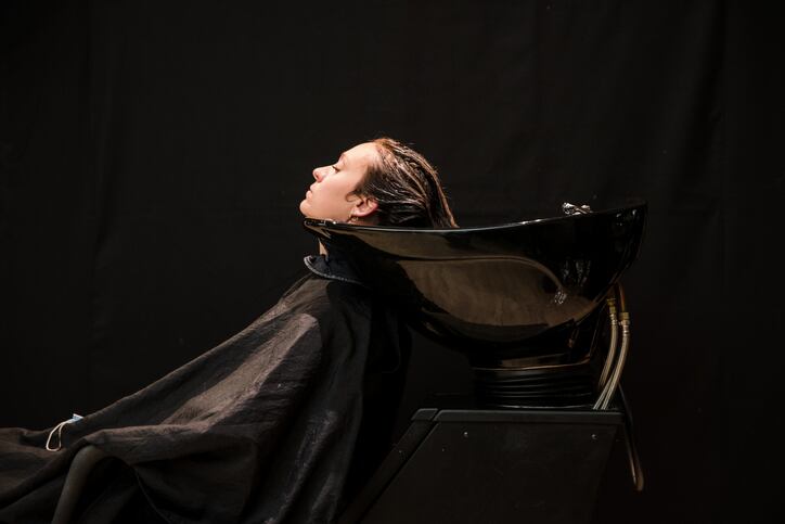 haircare_hair_washing_salon_shampoo_conditioner_treatment_consumer_customer_hairsalon_pampering_woman_washing.jpg