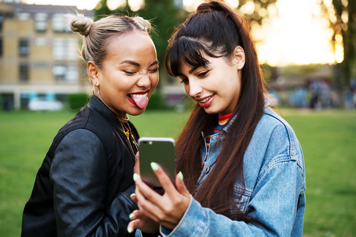 gen_Z_young_consujmer_girls_tiktok_social_beauty_trends_cosmetics_haircare_marketing.jpg