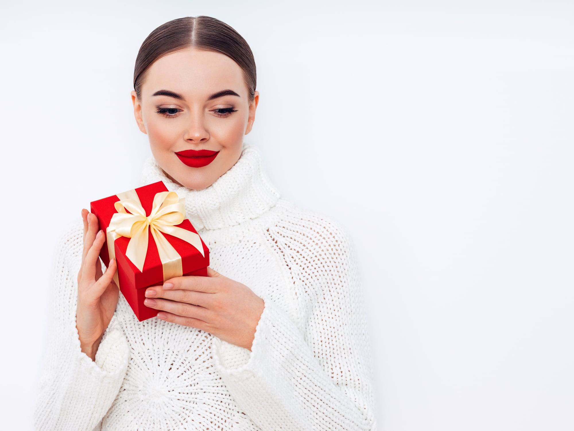 Online beauty shopper trends for Christmas 2024 