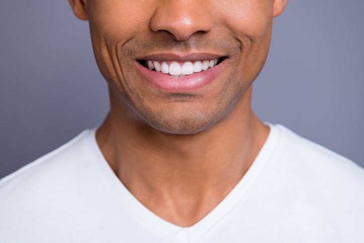 Unilever-patents-teeth-whitening-kit-with-photosensitiser-film-and-actinic-light-source.jpg