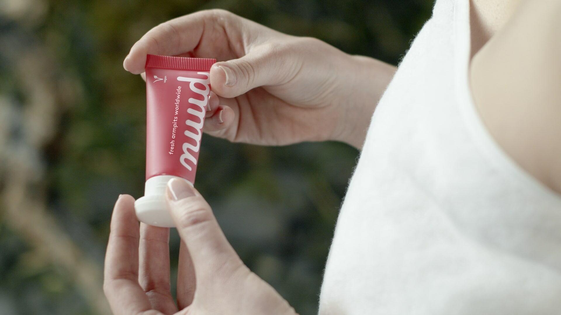 A ‘deodorant revolution’? Dutch startup nuud develops reusable applicator