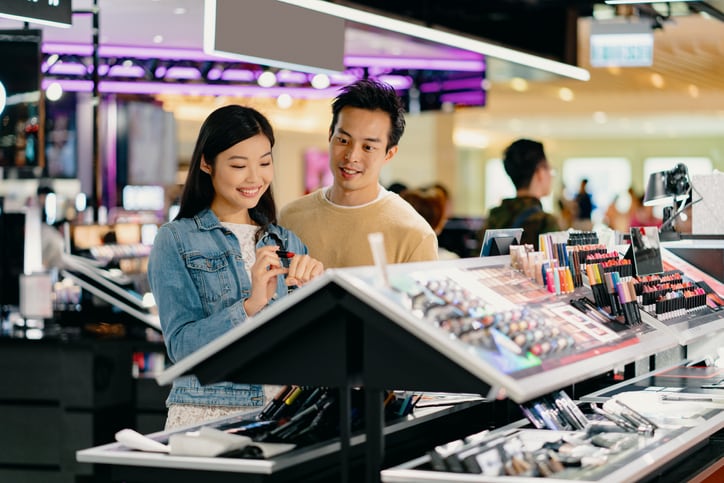 China_APAC_Asia_retail_cosmetics_makeup_shopping_Store_consumers_couple_man_woman_lipstick_eyeshadow_Exports_business.jpg