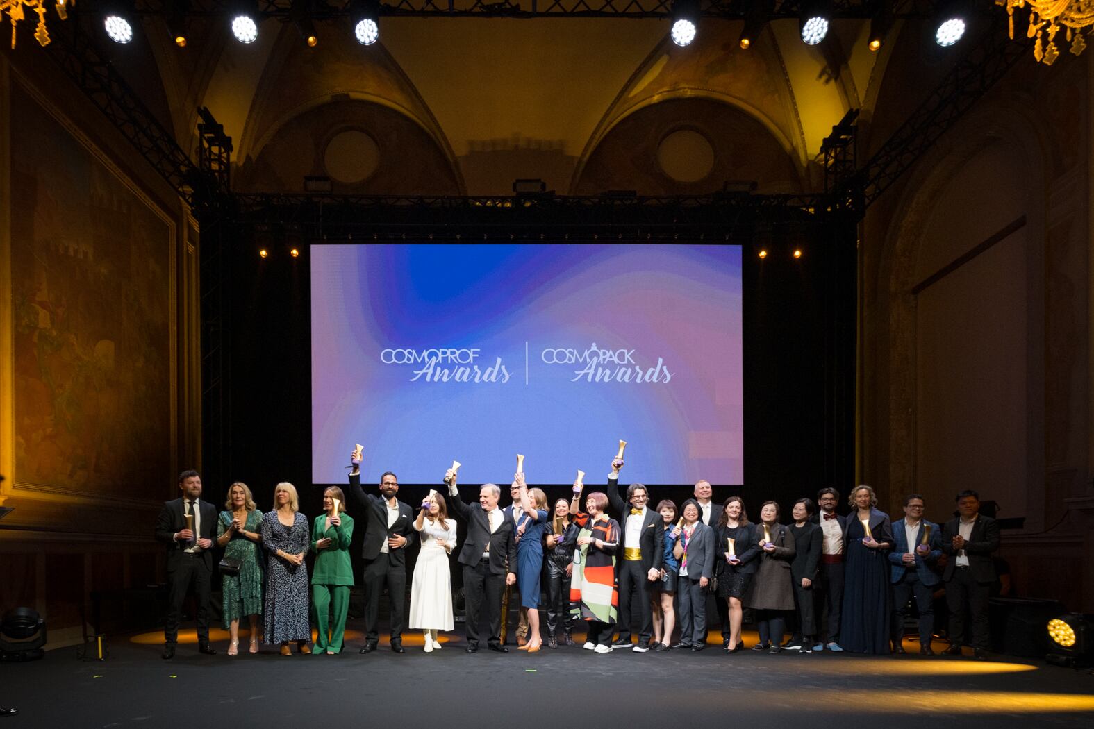 Cosmoprof-Cosmopack-Awards-2024-Trevor-Sorbie.jpg