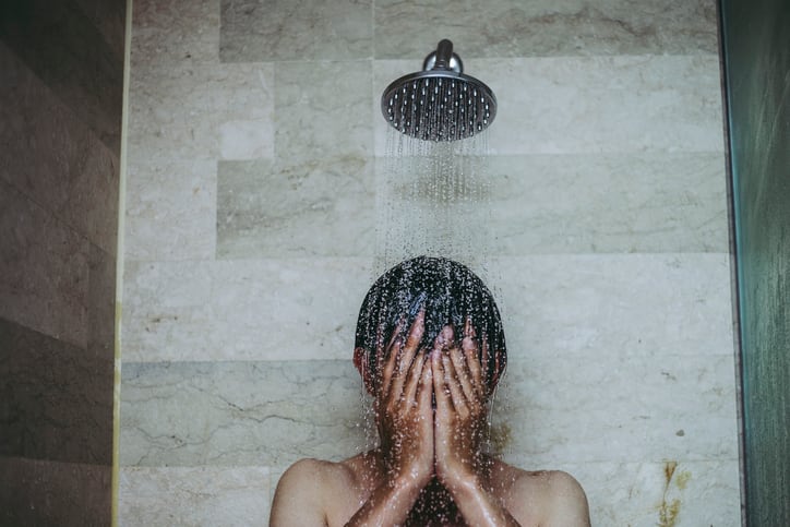 shower_water_consumer_man_haircare_bodycare_personalcare_cleaning_washing_cleansing_relaxing_water_sustainability_wateruse_environment_trends.jpg