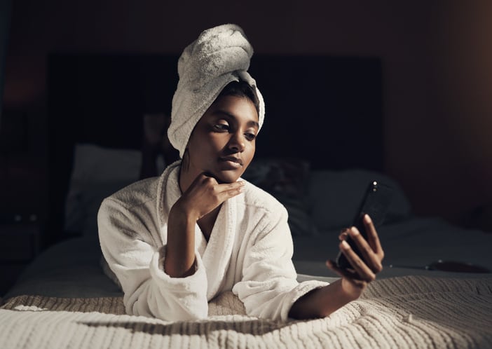 skin_beauty_phone_mobile_digital_tech_app_personalised_personalisation_skincare_beauty4.0_woman_consumer_selfcare_wellbeing_personal.jpg