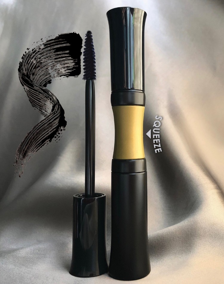 The smart packaging technology enables consumers to squeeze the middle of the tube to control the amount of product on the mascara brush (Copyright: LashControl)