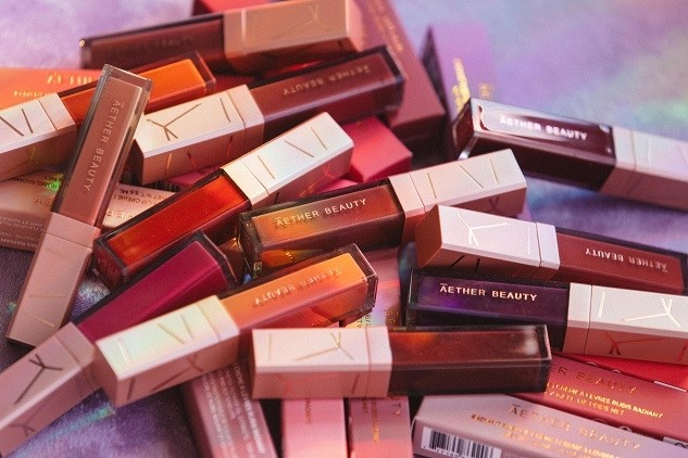 Āether Beauty an example of sustainable makeup packaging