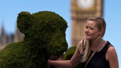 The Body Shop transforms London’s Westminster to raise awareness for Bio-Bridges