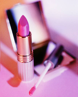 France sees drop in cosmetics sales in the first half of 2012